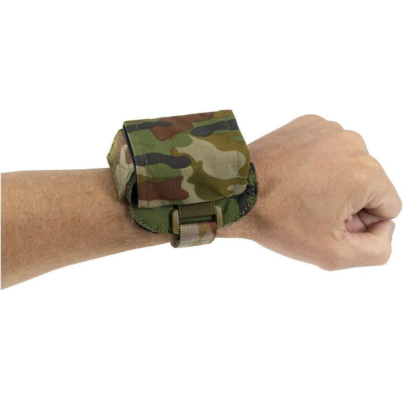 Load image into Gallery viewer, SORD Garmin Foretrex 801/901 Wrist Pouch
